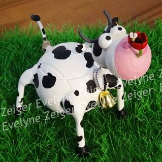 Vache d'apicultrice V12, BestiOle
Sculpture en métal, Création originale & unique
/ Evelyne Zeiger
